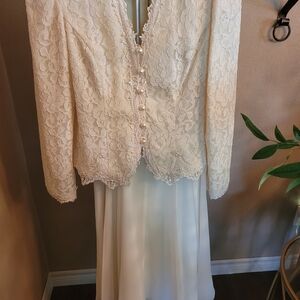 Elegant Vintage Cream Lace Jacket and Skirt Set